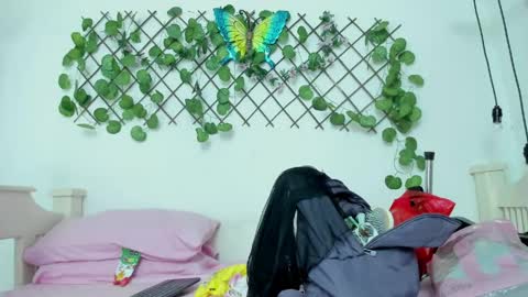 cris_dulce online show from April 18, 8:31 pm