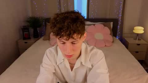 Chris online show from February 1, 9:17 am