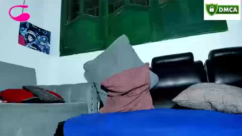 yereimis y jaider  online show from September 19, 12:04 am