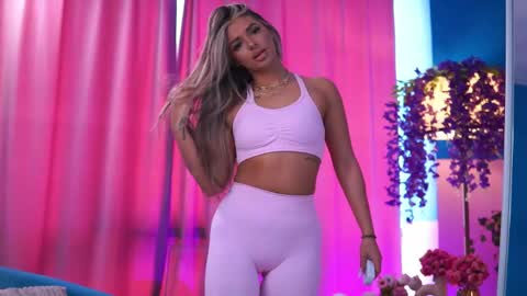 Crissy online show from April 12, 1:48 pm