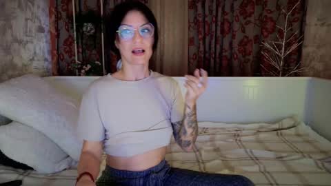 crissy_love online show from September 17, 10:35 pm