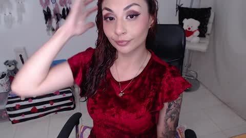  Angie  online show from December 13, 11:50 pm