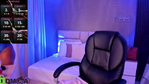 cristal__adams online show from April 6, 12:06 pm