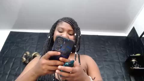 Snapshot of cristal_smith06 chatting on October 21, 1:11 am Hanna online show from October 21, 1:11 am