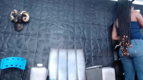 Snapshot of cristal_smith06 chatting on October 5, 12:13 pm Hanna online show from October 5, 12:13 pm