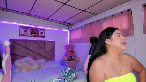 cristal_smith20 online show from April 22, 11:39 am