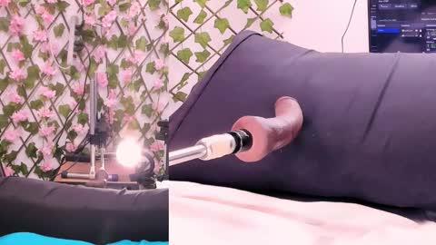 cristal_thompson_ online show from December 4, 1:00 pm