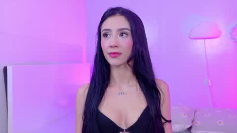 Nicole  Connection time 220pm-910pmCol online show from July 3, 10:14 pm