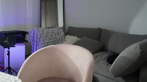 Laura online show from March 25, 11:28 am