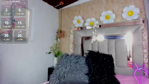   online show from November 17, 5:15 pm