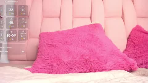 Snapshot of cristalmunez chatting on February 16, 10:43 pm cristal online show from February 16, 10:43 pm