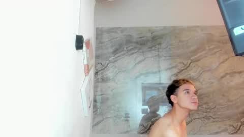 Snapshot of cristhian_cody chatting on October 23, 2:51 pm Cristhian online show from October 23, 2:51 pm