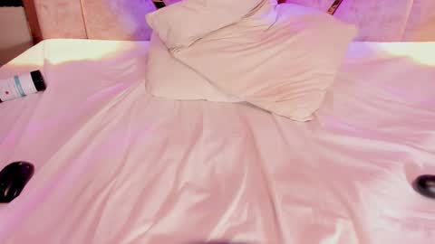 cristin  online show from March 1, 8:24 pm