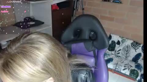 cristina online show from June 25, 5:07 pm