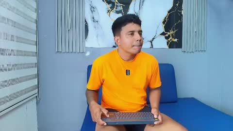 cristopher_collins2 online show from May 5, 3:57 am