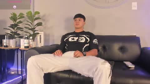 Cristopher online show from April 9, 1:39 pm