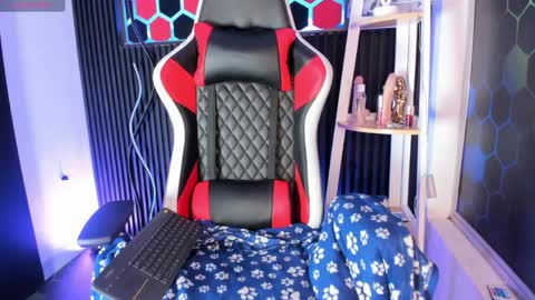 Cristopher  online show from May 26, 8:59 pm