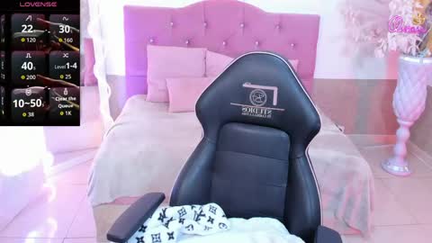 cristy_tay online show from April 13, 1:15 pm