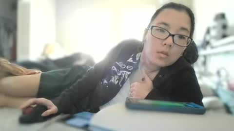 Crownandkat online show from February 7, 9:40 pm