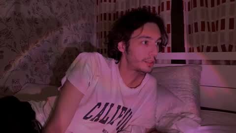 crybae0 online show from March 6, 5:45 pm