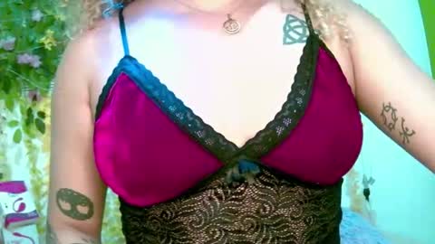 crysrus online show from April 2, 10:16 pm