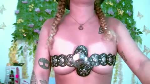 crysrus online show from April 23, 1:35 am