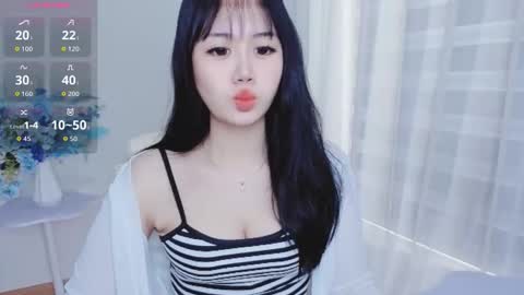 Snapshot of crystal_lea chatting on October 13, 1:29 am crystal_lea online show from October 13, 1:29 am