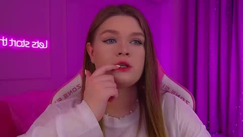 Crystal online show from February 3, 6:23 pm