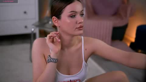 CrystalMo0n online show from April 23, 10:01 am