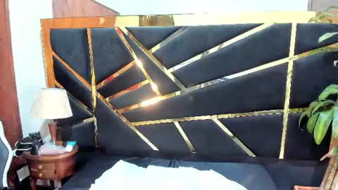 crystalrouse19 online show from July 1, 1:42 pm