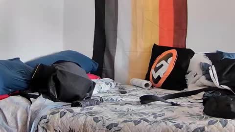 cubbybear_it online show from February 18, 9:09 am