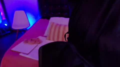 Snapshot of cuckoldlover69_ chatting on February 23, 1:21 pm cuckoldlover69_ online show from February 23, 1:21 pm