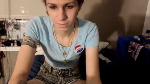 cuddleavenue online show from November 5, 2:02 am