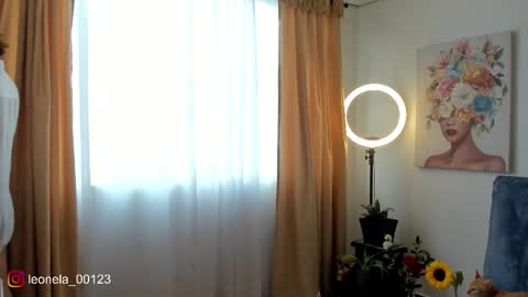 Leonela online show from February 2, 5:20 pm