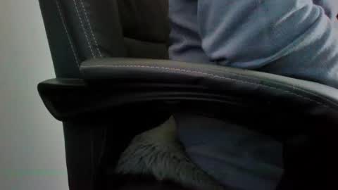 Snapshot of cum_gun_19 chatting on October 29, 1:02 pm cum gun online show from October 29, 1:02 pm