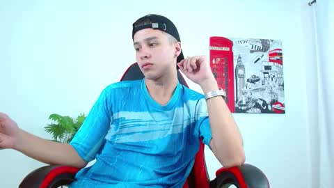 cumandres online show from September 18, 2:54 pm