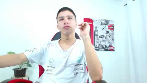 cumandres online show from October 28, 2:07 pm