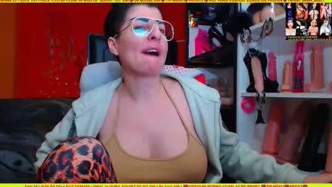 cuminmenowbby online show from October 31, 6:52 pm