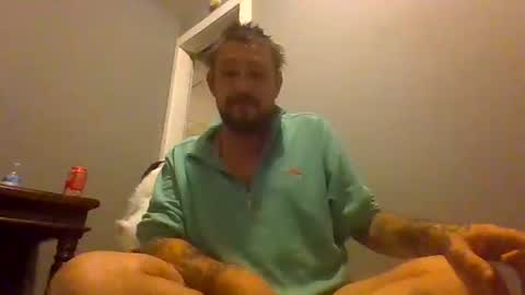 Snapshot of cuntreeboy68 chatting on December 6, 3:24 am Bash online show from December 6, 3:24 am