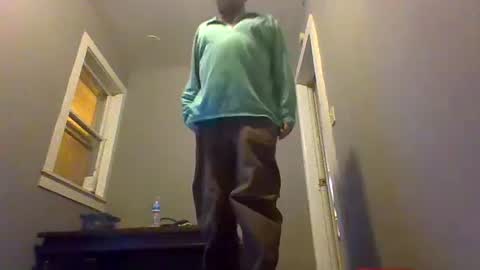 Snapshot of cuntreeboy68 chatting on December 15, 4:07 am Bash online show from December 15, 4:07 am