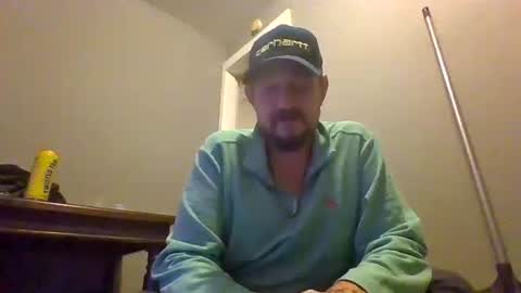 Snapshot of cuntreeboy68 chatting on December 2, 6:57 am Bash online show from December 2, 6:57 am