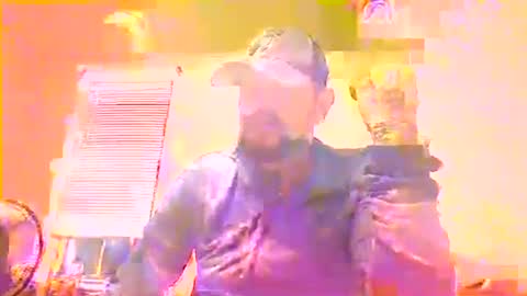 Snapshot of cuntreeboy68 chatting on October 21, 12:05 am Bash online show from October 21, 12:05 am