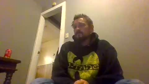 Snapshot of cuntreeboy68 chatting on December 7, 3:42 am Bash online show from December 7, 3:42 am