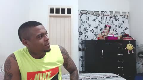 dominic and julieta... independent models online show from February 6, 10:36 am