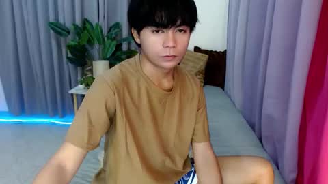 Xyrien online show from April 18, 3:41 am