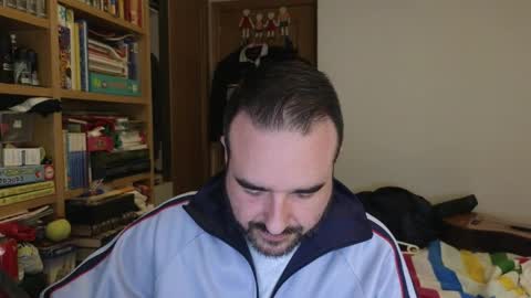 curiosillo1983 online show from April 5, 6:05 pm