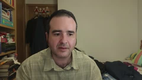 curiosillo1983 online show from April 21, 11:12 pm