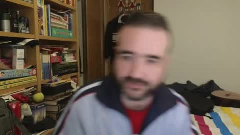 curiosillo1983 online show from April 8, 9:12 am