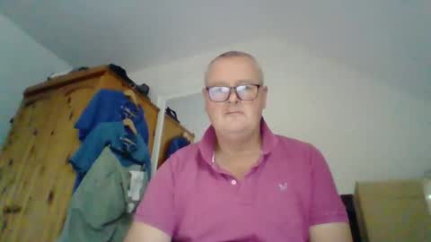 Snapshot of curiousax77 chatting on October 20, 8:41 am curiousax77 online show from October 20, 8:41 am