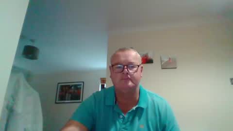 Snapshot of curiousax77 chatting on December 6, 10:55 am curiousax77 online show from December 6, 10:55 am